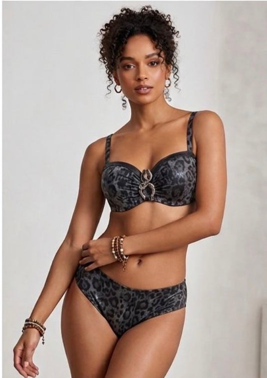 Collezione "Iconic Curves" – Il Lusso di Valorizzarsi